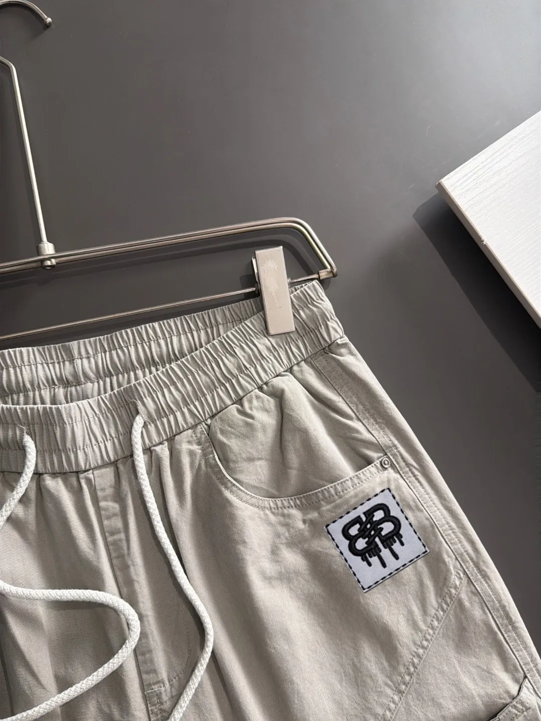The next day shipped P195 Balenciaga 2026 summer New Arrival elastic casual pants, counter custom fabric Breathable high comfort, impeccable details, brand elements design concept, reflecting high quality. The hand feels delicate and soft! Casual cuts and awesome upper body! Sizes: S-3XL